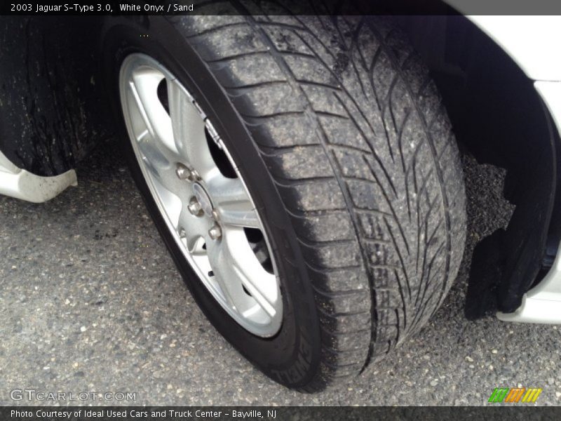 White Onyx / Sand 2003 Jaguar S-Type 3.0