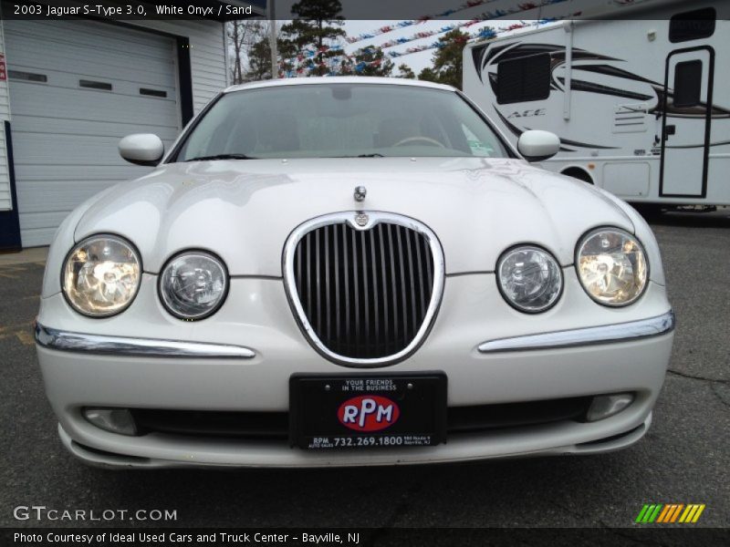 White Onyx / Sand 2003 Jaguar S-Type 3.0