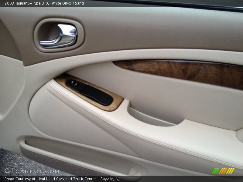 White Onyx / Sand 2003 Jaguar S-Type 3.0