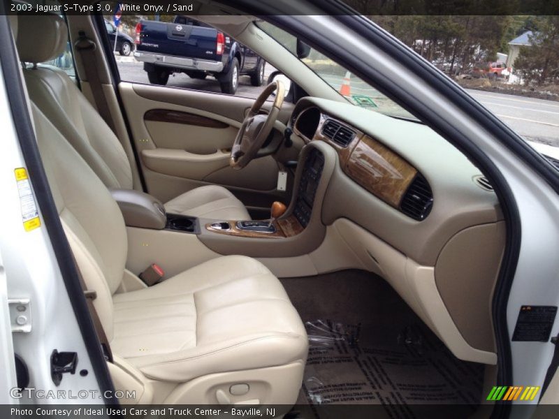 White Onyx / Sand 2003 Jaguar S-Type 3.0