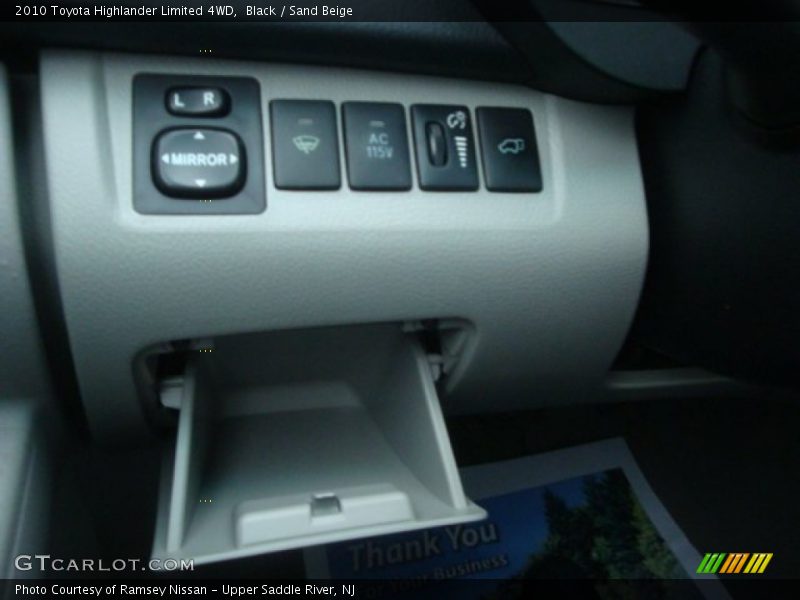 Black / Sand Beige 2010 Toyota Highlander Limited 4WD