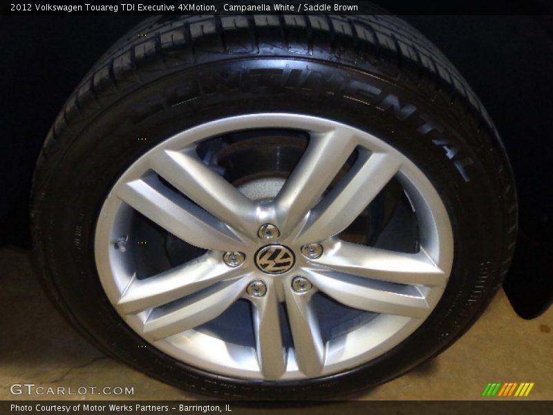 Campanella White / Saddle Brown 2012 Volkswagen Touareg TDI Executive 4XMotion