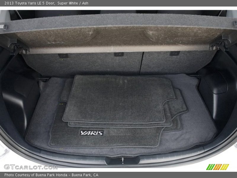 Super White / Ash 2013 Toyota Yaris LE 5 Door