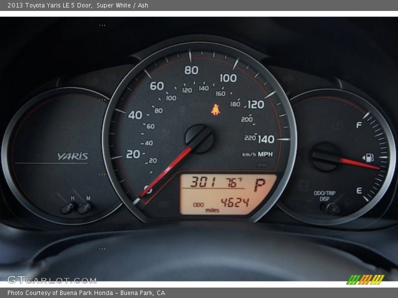 Super White / Ash 2013 Toyota Yaris LE 5 Door
