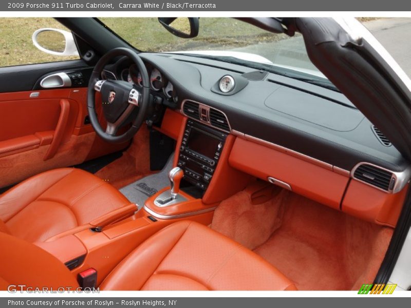 Dashboard of 2009 911 Turbo Cabriolet