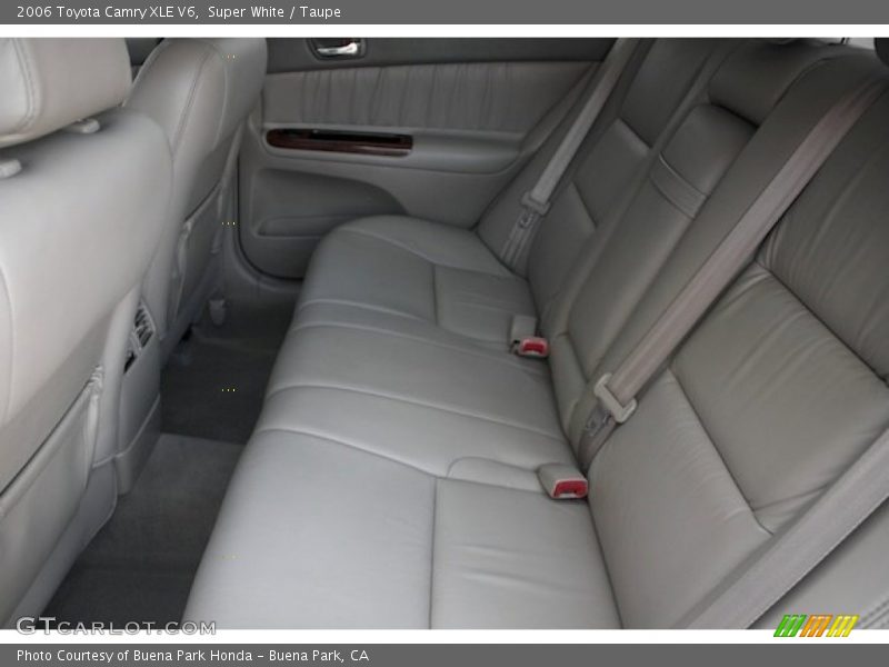 Super White / Taupe 2006 Toyota Camry XLE V6