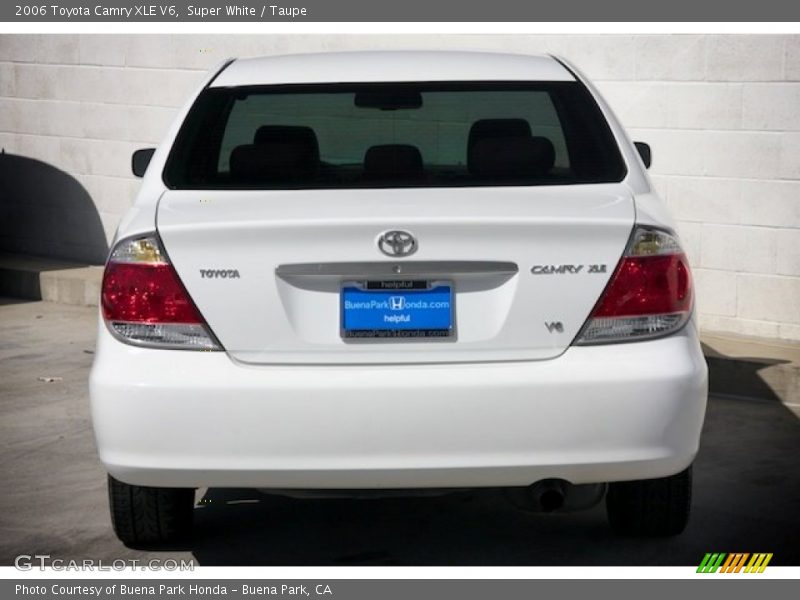 Super White / Taupe 2006 Toyota Camry XLE V6