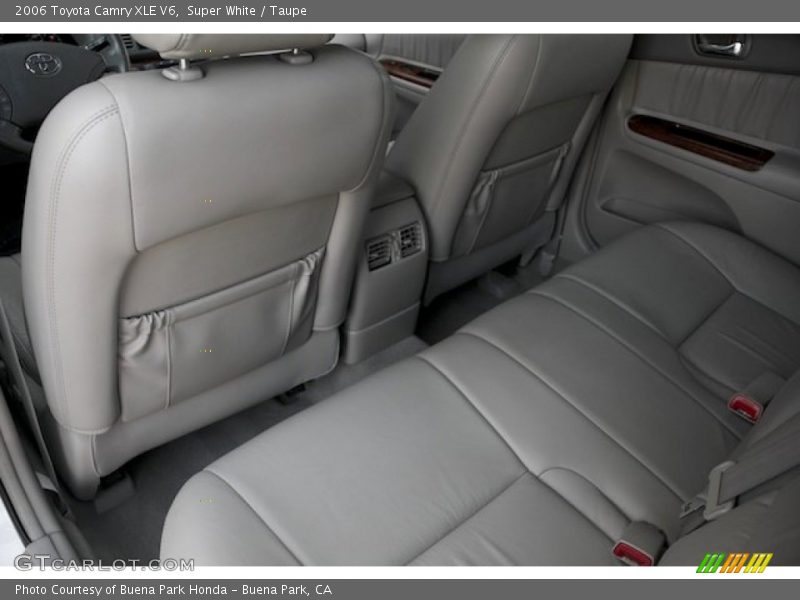 Super White / Taupe 2006 Toyota Camry XLE V6