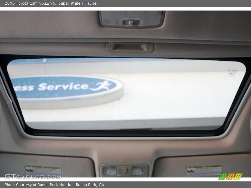 Super White / Taupe 2006 Toyota Camry XLE V6