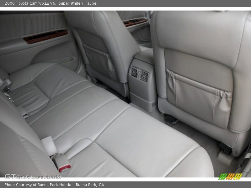 Super White / Taupe 2006 Toyota Camry XLE V6