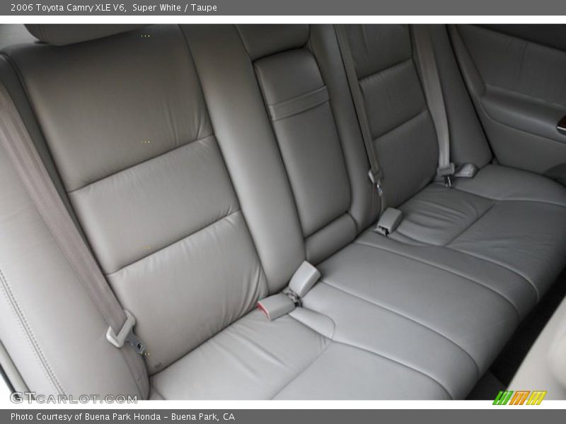 Super White / Taupe 2006 Toyota Camry XLE V6