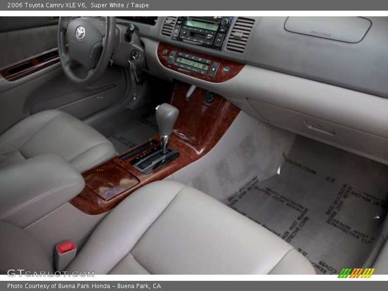 Super White / Taupe 2006 Toyota Camry XLE V6