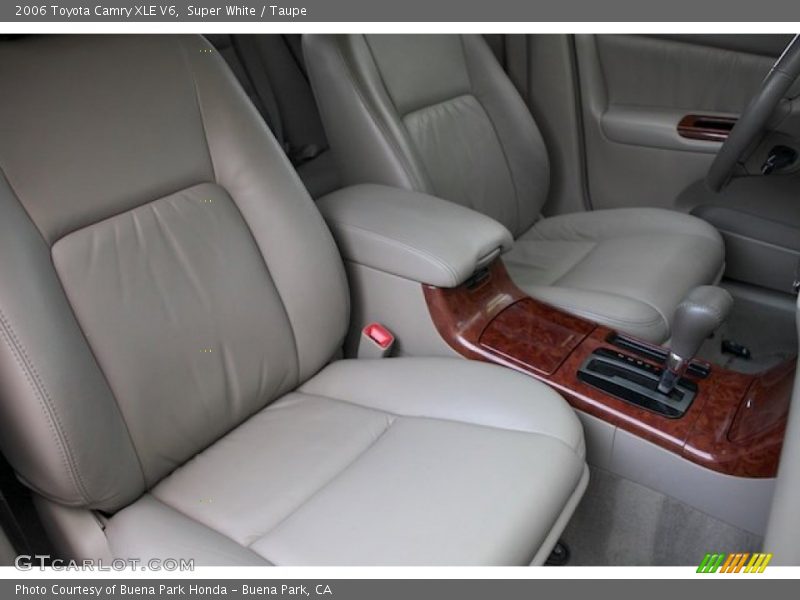 Super White / Taupe 2006 Toyota Camry XLE V6