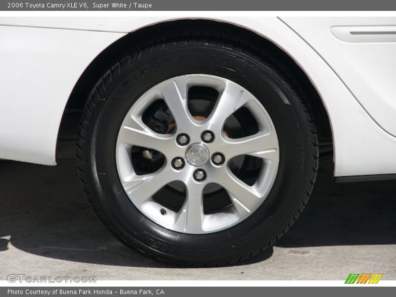 Super White / Taupe 2006 Toyota Camry XLE V6