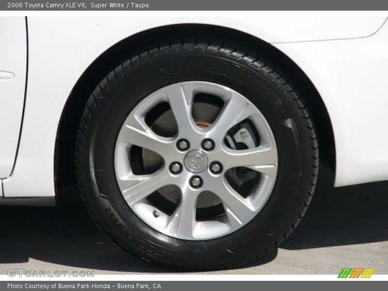 Super White / Taupe 2006 Toyota Camry XLE V6