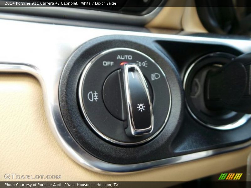 Controls of 2014 911 Carrera 4S Cabriolet