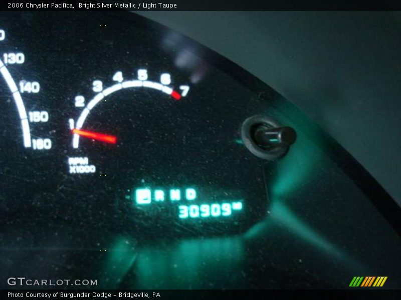 Bright Silver Metallic / Light Taupe 2006 Chrysler Pacifica
