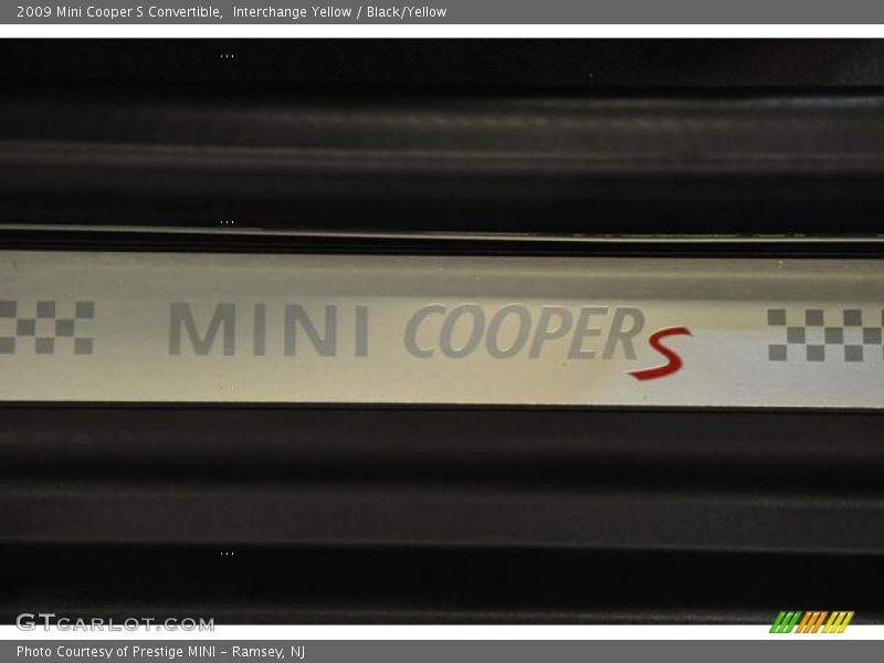 Interchange Yellow / Black/Yellow 2009 Mini Cooper S Convertible