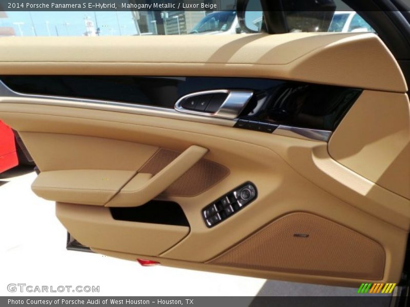 Door Panel of 2014 Panamera S E-Hybrid