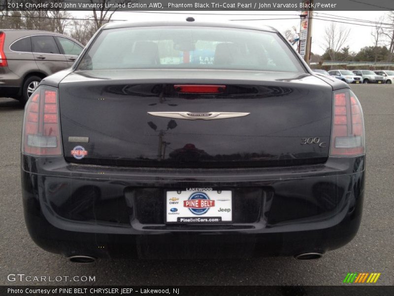 Phantom Black Tri-Coat Pearl / John Varvatos Black/Pewter 2014 Chrysler 300 John Varvatos Limited Edition AWD