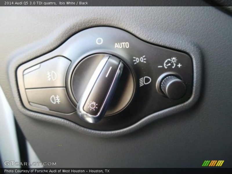 Ibis White / Black 2014 Audi Q5 3.0 TDI quattro