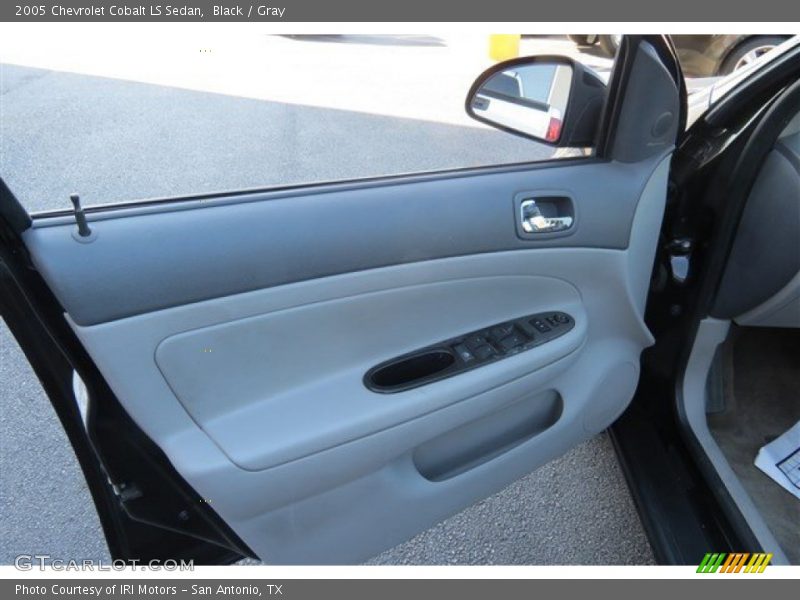 Black / Gray 2005 Chevrolet Cobalt LS Sedan