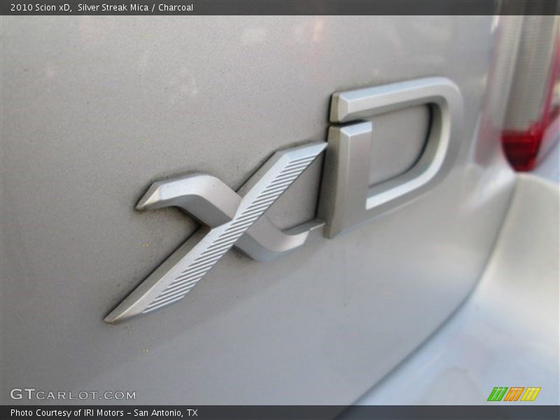 Silver Streak Mica / Charcoal 2010 Scion xD