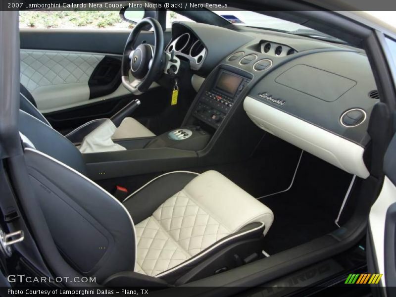 Dashboard of 2007 Gallardo Nera Coupe