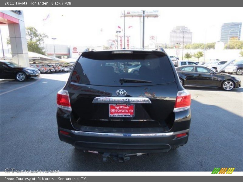 Black / Ash 2011 Toyota Highlander
