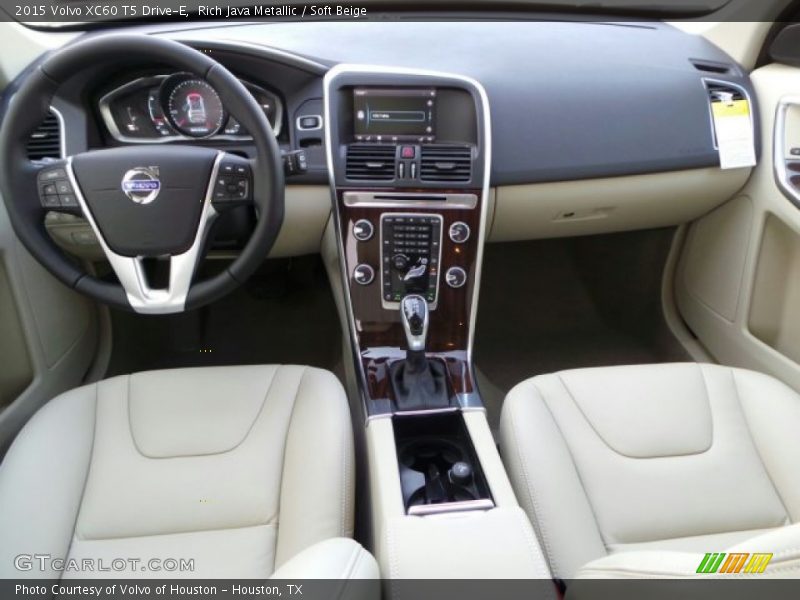 Dashboard of 2015 XC60 T5 Drive-E
