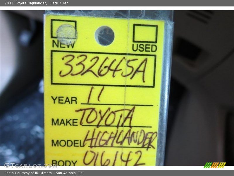 Black / Ash 2011 Toyota Highlander