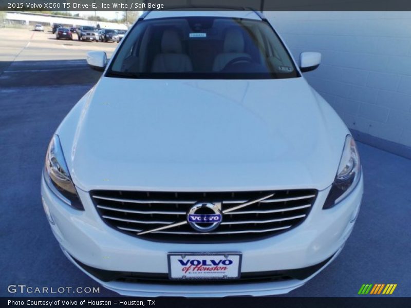 Ice White / Soft Beige 2015 Volvo XC60 T5 Drive-E