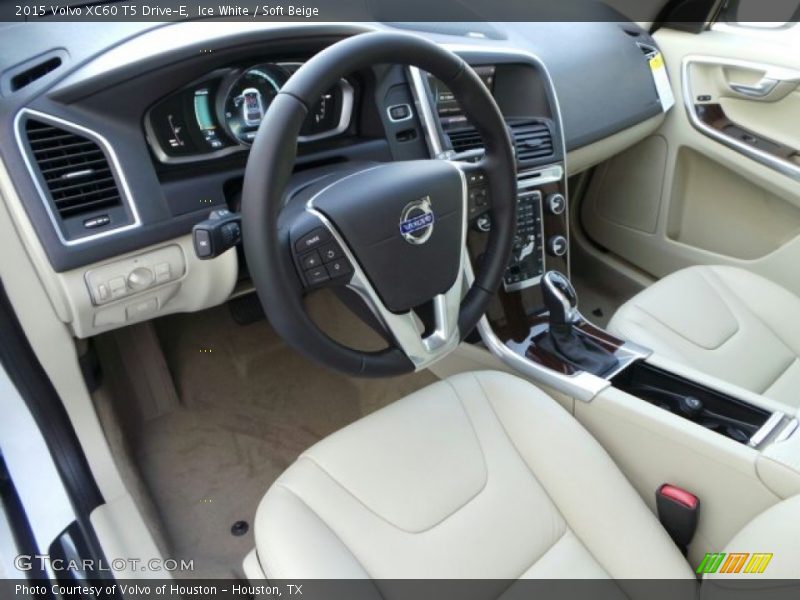 Ice White / Soft Beige 2015 Volvo XC60 T5 Drive-E