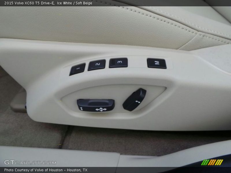 Ice White / Soft Beige 2015 Volvo XC60 T5 Drive-E
