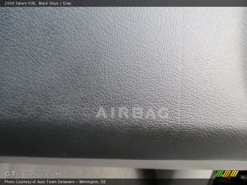 Black Onyx / Gray 2006 Saturn VUE