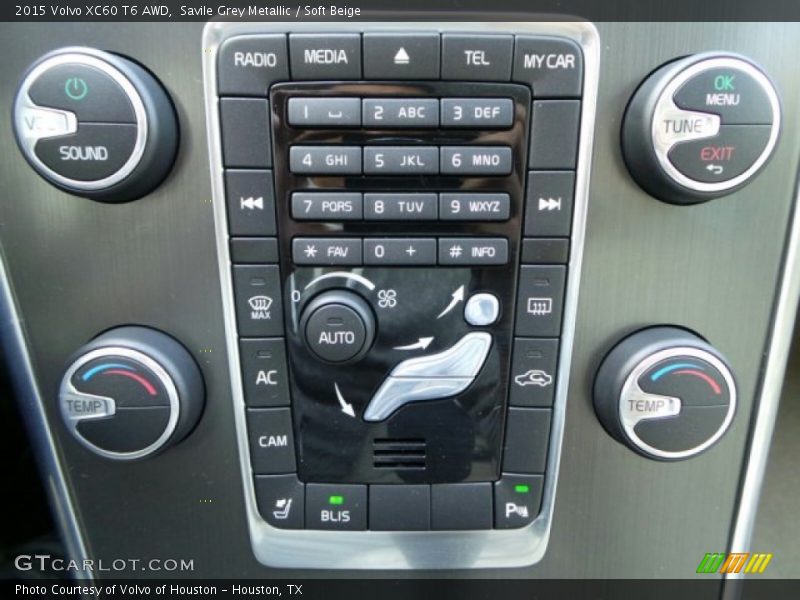 Controls of 2015 XC60 T6 AWD