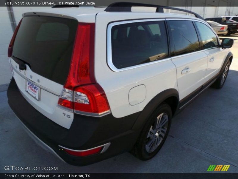 Ice White / Soft Beige 2015 Volvo XC70 T5 Drive-E