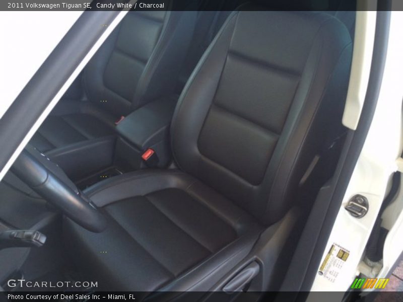 Candy White / Charcoal 2011 Volkswagen Tiguan SE