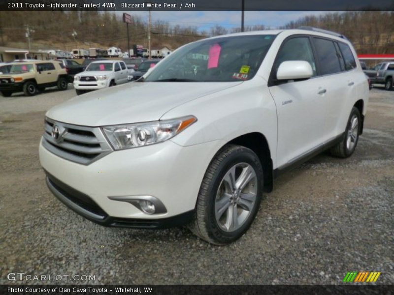 Front 3/4 View of 2011 Highlander Limited 4WD