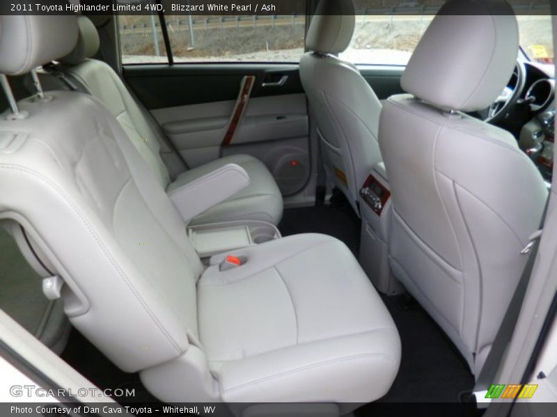 Blizzard White Pearl / Ash 2011 Toyota Highlander Limited 4WD