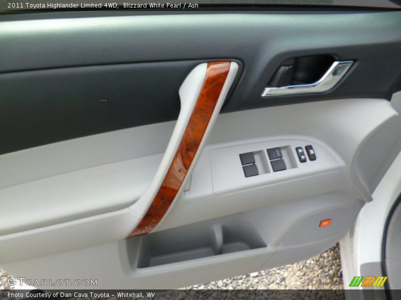 Blizzard White Pearl / Ash 2011 Toyota Highlander Limited 4WD