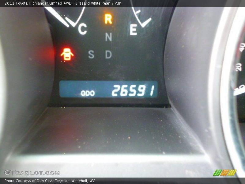 Blizzard White Pearl / Ash 2011 Toyota Highlander Limited 4WD