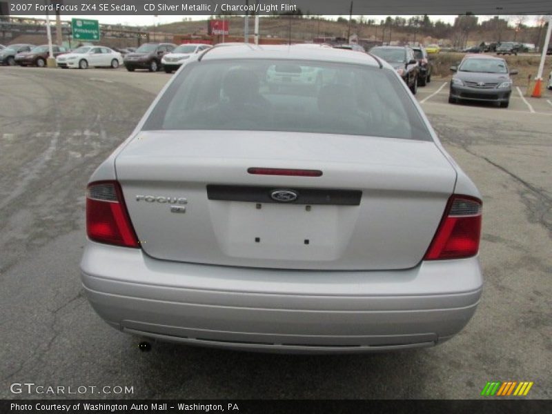 CD Silver Metallic / Charcoal/Light Flint 2007 Ford Focus ZX4 SE Sedan