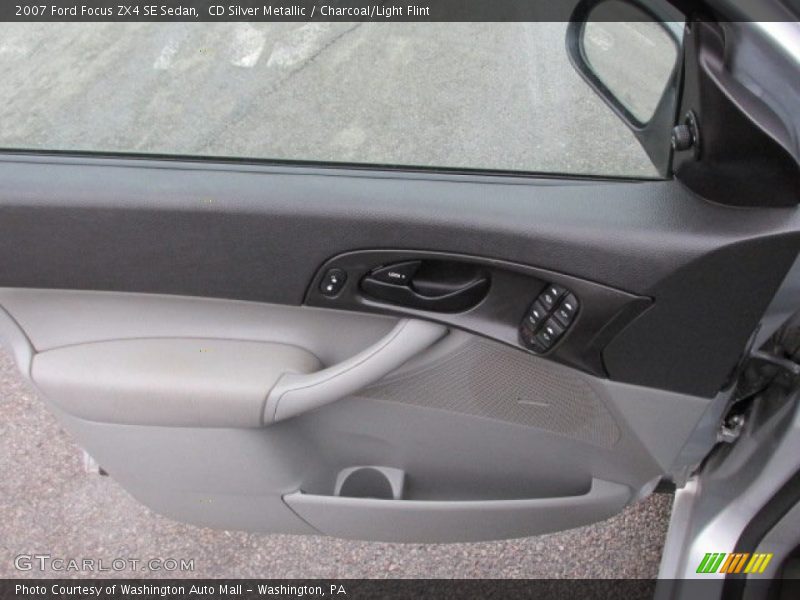 CD Silver Metallic / Charcoal/Light Flint 2007 Ford Focus ZX4 SE Sedan