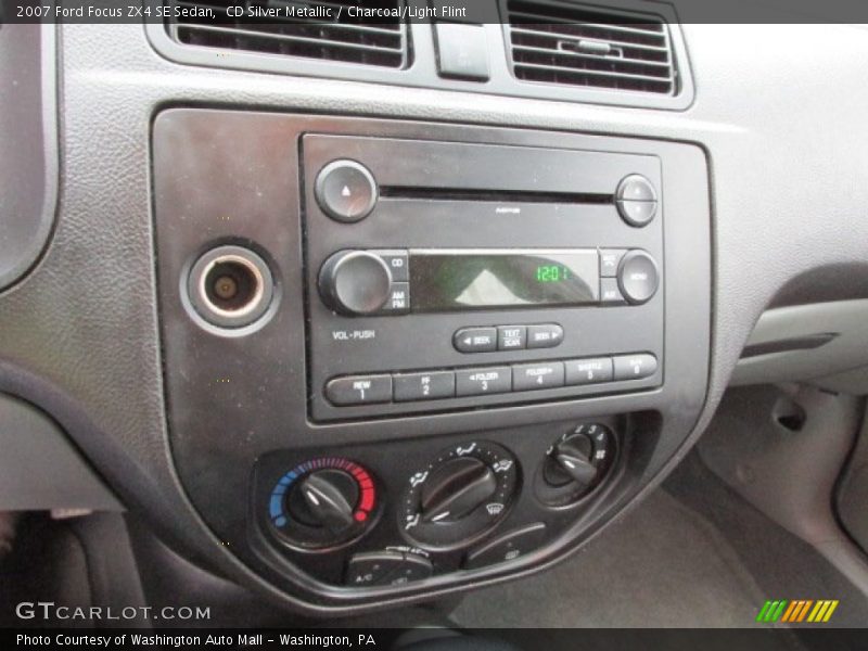 CD Silver Metallic / Charcoal/Light Flint 2007 Ford Focus ZX4 SE Sedan