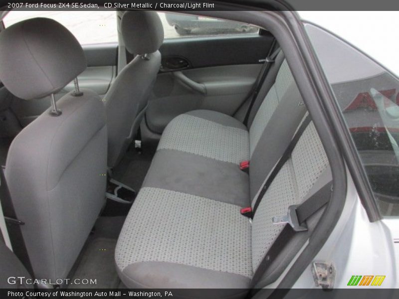 CD Silver Metallic / Charcoal/Light Flint 2007 Ford Focus ZX4 SE Sedan