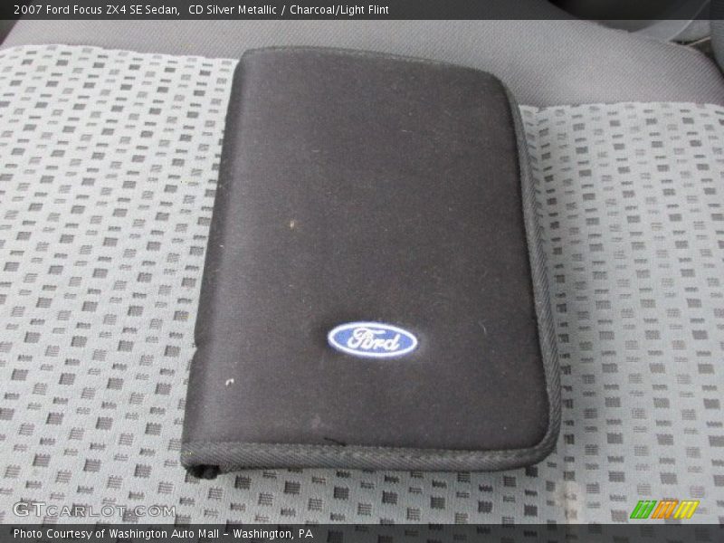 CD Silver Metallic / Charcoal/Light Flint 2007 Ford Focus ZX4 SE Sedan