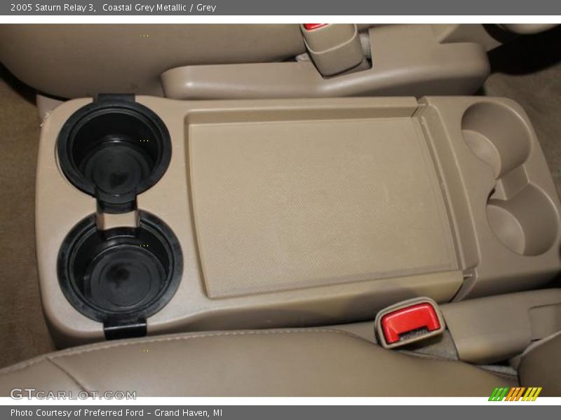Coastal Grey Metallic / Grey 2005 Saturn Relay 3