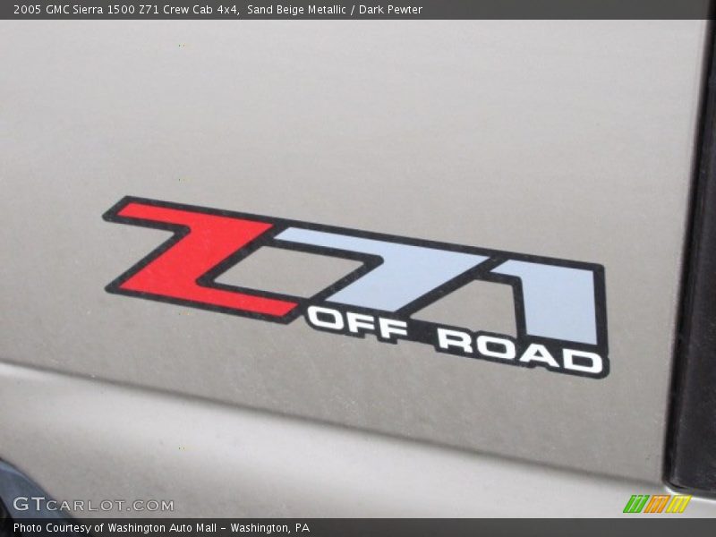 Sand Beige Metallic / Dark Pewter 2005 GMC Sierra 1500 Z71 Crew Cab 4x4
