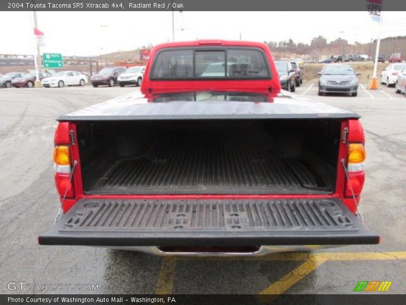 Radiant Red / Oak 2004 Toyota Tacoma SR5 Xtracab 4x4